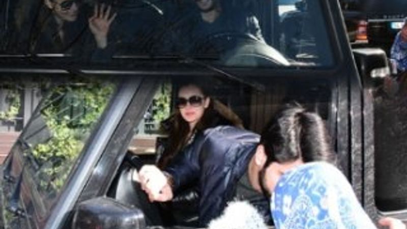 Evlilik sorusu Burak Özçivit'i gülme krizine soktu