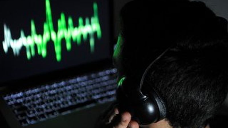 Romanya tutuklu polislerin iadesine karar verdi