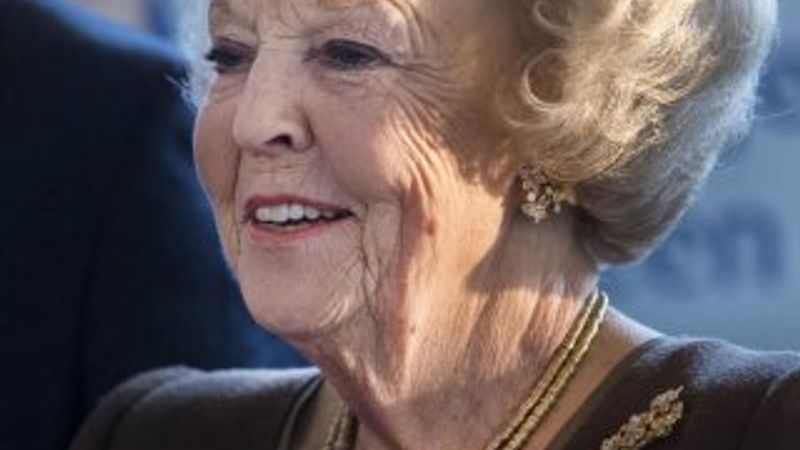Hollandalı kraliçe Beatrix temizlikte
