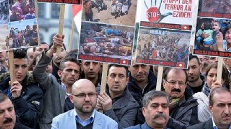 Brüksel'de Yezidiler IŞİD'i protesto etti