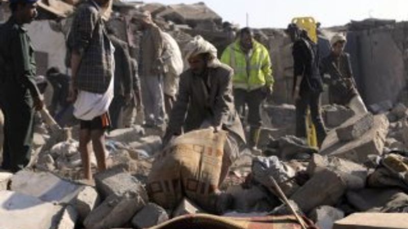 İran'dan Yemen bombardımanına kınama