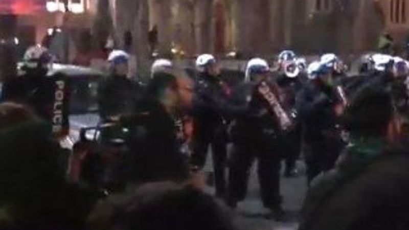 Kanada polisinden öğrencilerin eylemine sert müdahale