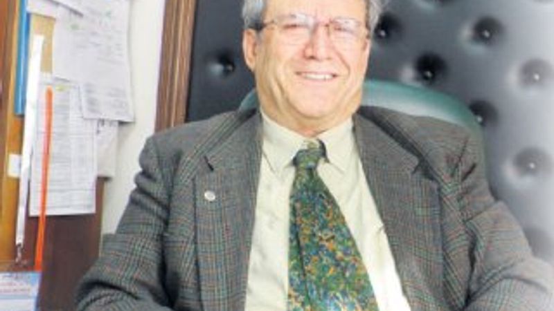 Prof. Dr. Recep Akdur: Domuz gribi koca bir yalan