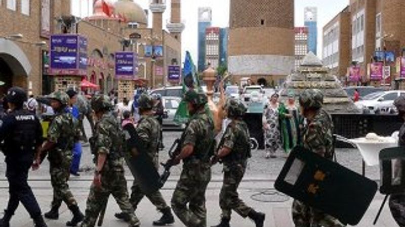 Çin'de Uygur çifte sakal ve burka cezası