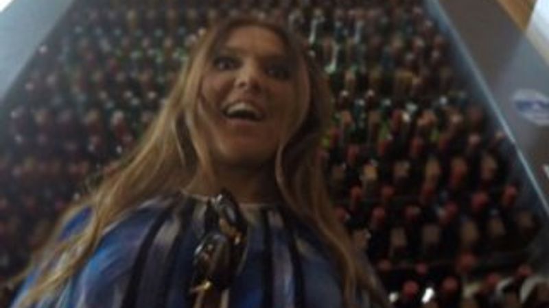 Demet Akalın jeneratörüyle hava attı