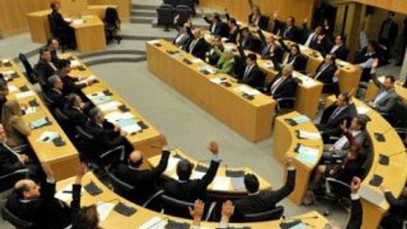 Güney Kıbrıs soykırımı inkar yasası çıkardı