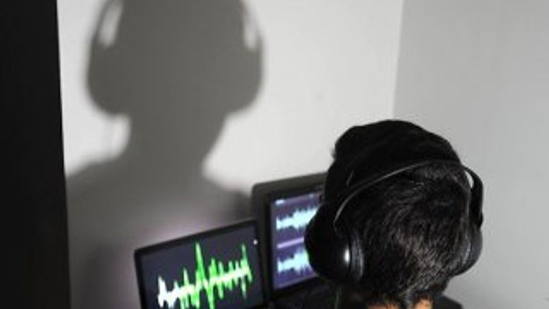 Usulsüz dinleme iddianamesi mahkemede