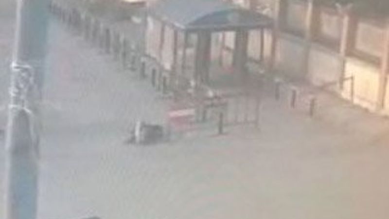 Teröristin vurulma anı amatör kamerada - İzle