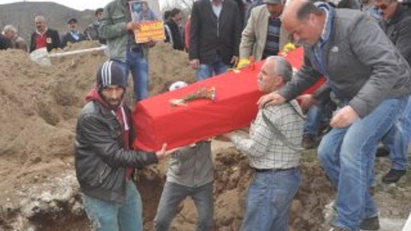 İstanbul Emniyeti'ne saldıran terörist gömüldü