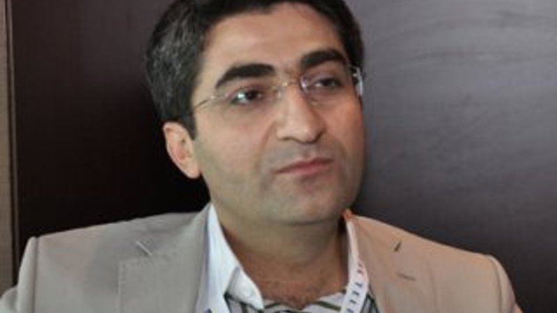 Ak Parti'de iki isim adaylıktan çekildi