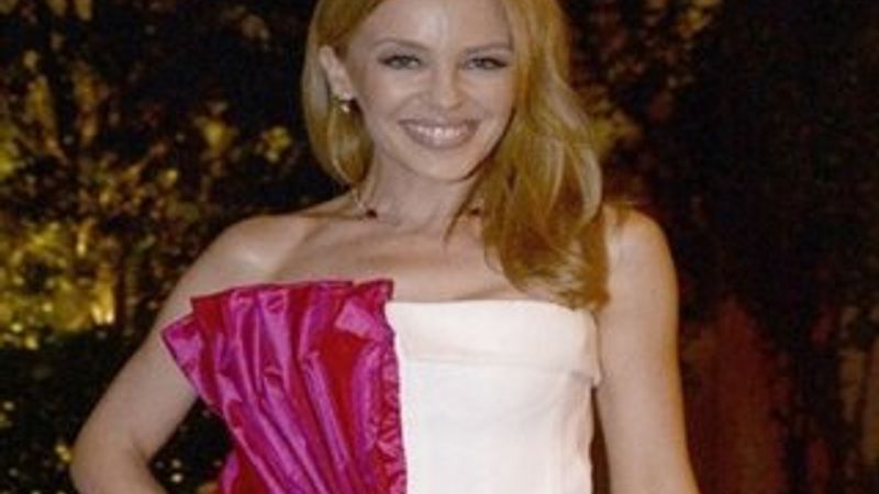 Kylie Minogue hediye paketine döndü