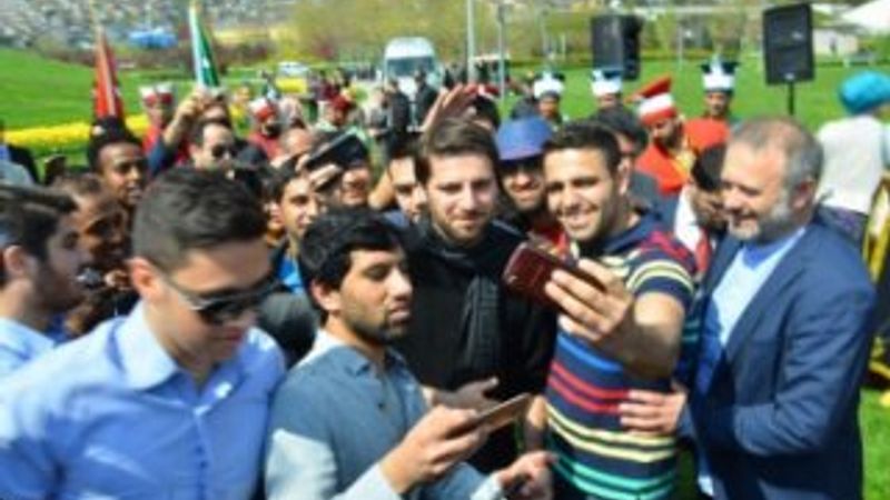 Sami Yusuf'a öğrencilerden yoğun ilgi