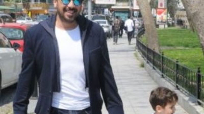 Emre Altuğ oğlu Uzay'la Bebek turu attı