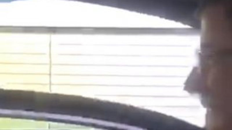 Osman Sert Davutoğlu'nun aracından canlı yayın yaptı