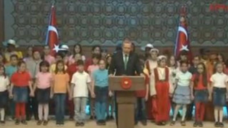 Dünya çocukları Cumhurbaşkanlığı Sarayı'nda