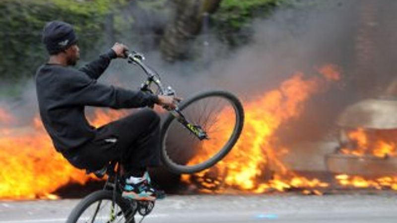 Baltimore'da bir hafta sokağa çıkma yasağı