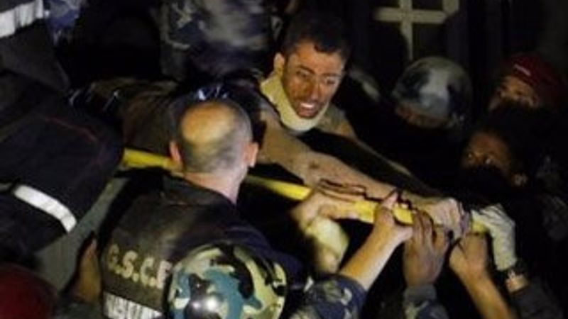 Nepalli depremzede idrarını içerek hayatta kaldı