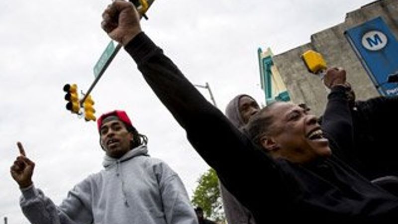 Baltimore'da 5 polis hakkında tutuklama kararı