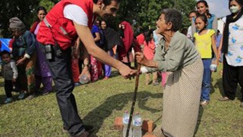 Türk yardım kurumlarından Nepallilere destek