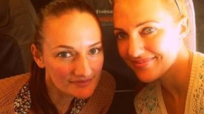 Meryem Uzerli ilk defa ablasıyla poz verdi