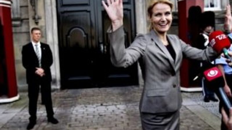 Danimarka Başbakanı meydandan apar topar kaçırıldı