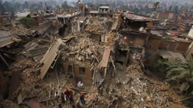 Nepal'de 101 yaşındaki bir kişi 7 gün sonra kurtarıldı