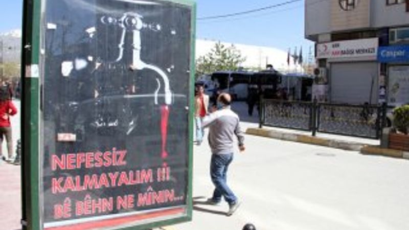 Kanlı musluk billboard reklamları mahkeme kararıyla kaldırıldı