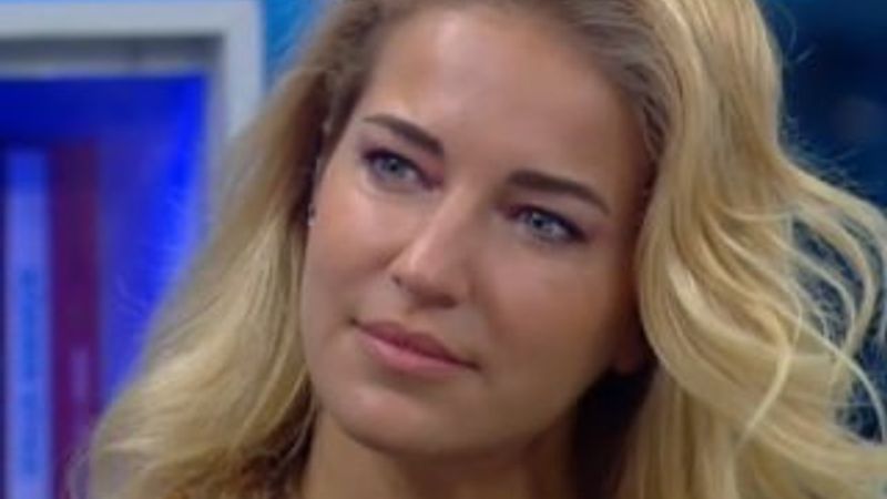 Burcu Esmersoy'dan muhteşem frikik