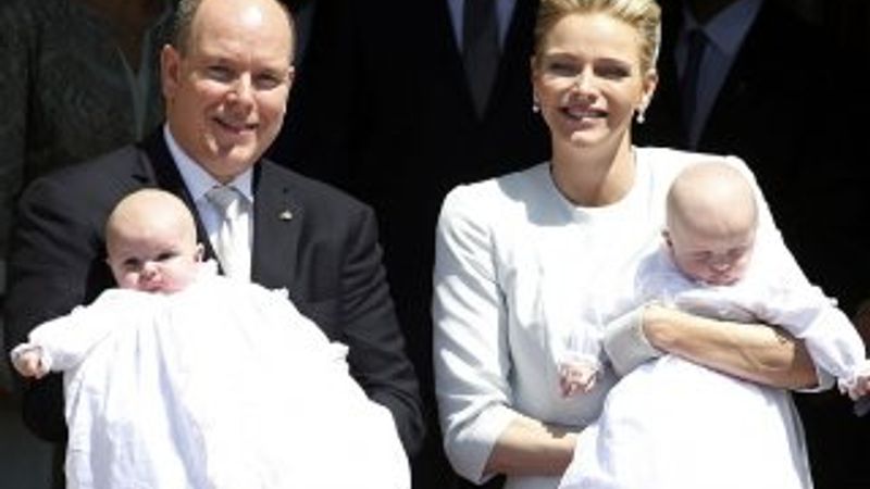 Monako Prensi'nin ikizleri vaftiz edildi