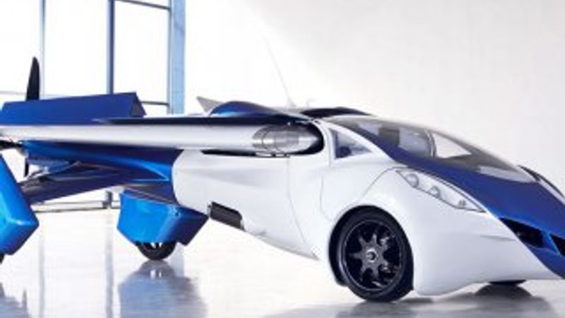 Uçan araba yere çakıldı