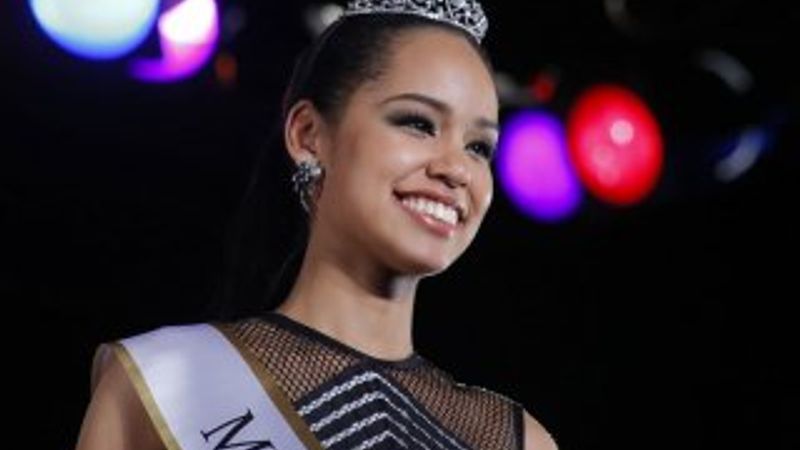 Japonya'nın melez güzeli isyan etti