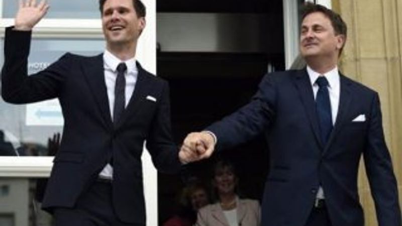 Lüksemburg'un eşcinsel başbakanı evlendi