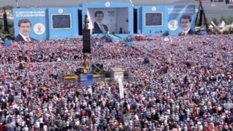 AK Parti İstanbul mitinginde dev kalabalık