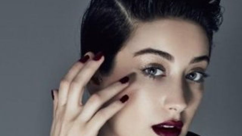 Hazal Kaya kimdir