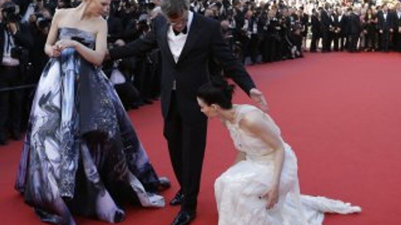 Cannes'de kadınlara topuklu ayakkabı şartı
