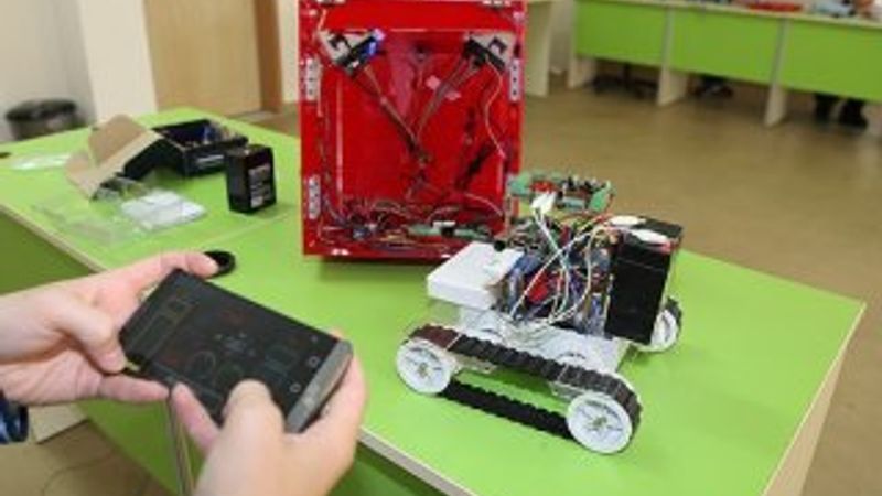 Trabzonlu öğrenciden kaçakları haber veren robot