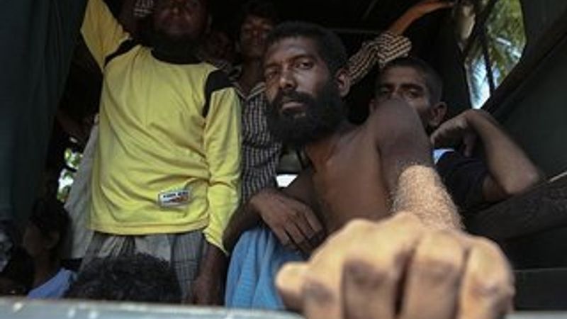 Türkiye'den Arakanlı Müslümanlar için yardım