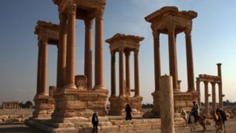 IŞİD Suriye'nin antik kenti Palmira'yı ele geçirdi