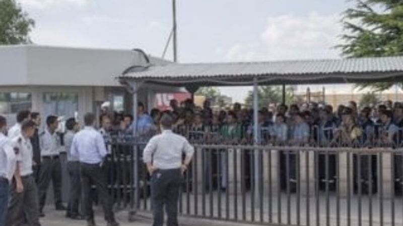 Ankara'da Türk Traktör işçileri iş bıraktı