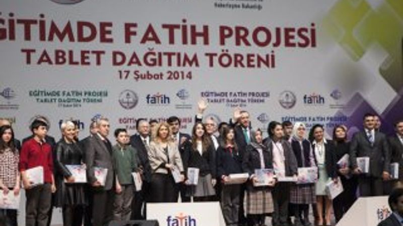 Fatih Projesi ile öğrencilere 700 bin tablet dağıtıldı