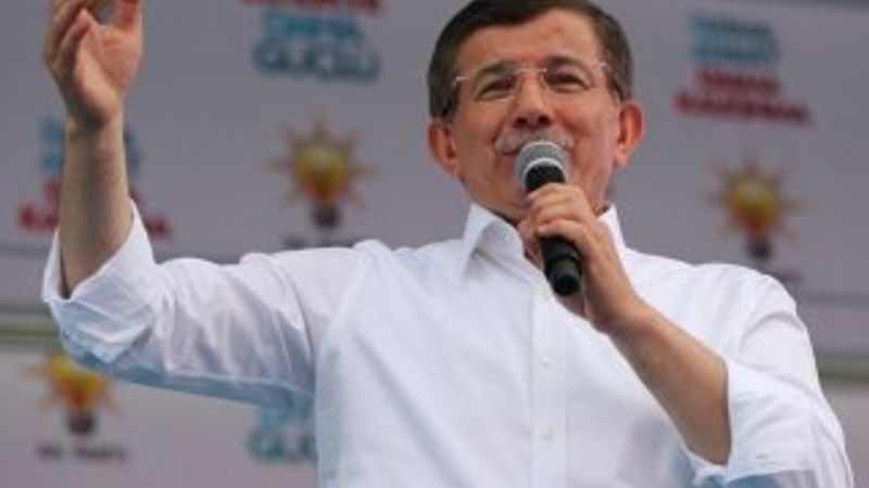 Başbakan Davutoğlu'ndan emekliye ev müjdesi