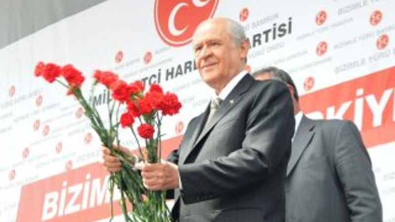 Bahçeli'den Abdullah Gül'e övgü dolu sözler