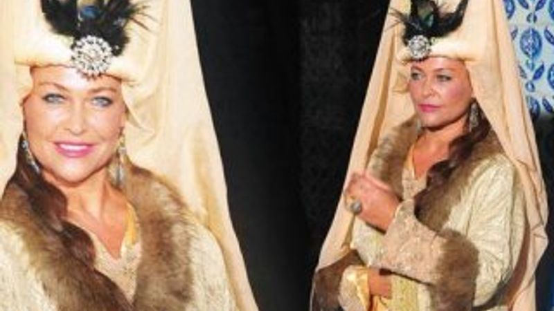 Hülya Avşar Safiye Sultan'ı oynayacak