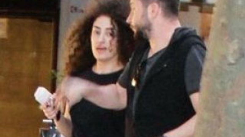 Sevgilisi Dilan Çıtak'ı ayağından öptü