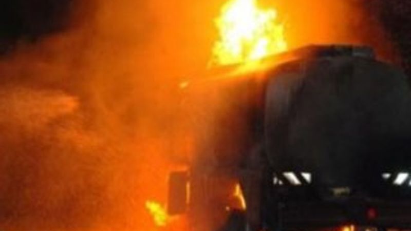 Nijerya'da akaryakıt tankeri patladı: 70 ölü