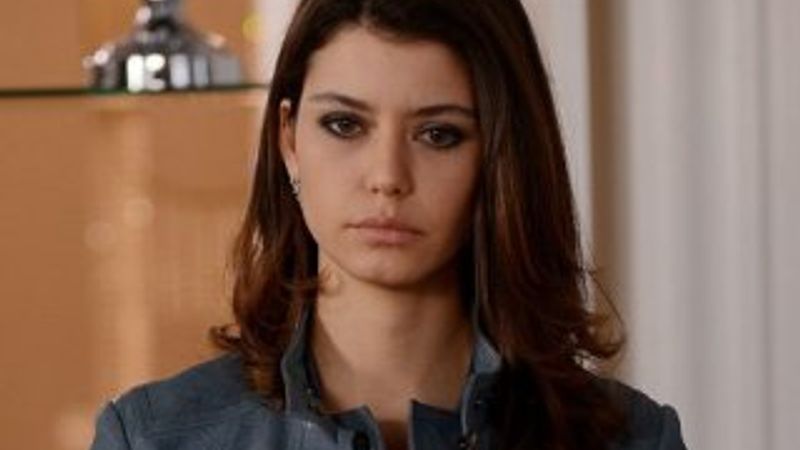 Beren Saat HDP'yle ilgili tweet attı sonra sildi