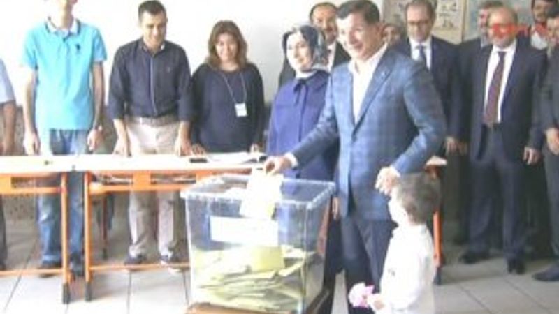 Başbakan Ahmet Davutoğlu oyunu kullandı