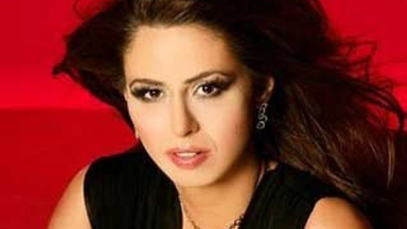 Niran Ünsal canlı yayındaki imajıyla şaşırttı İZLE