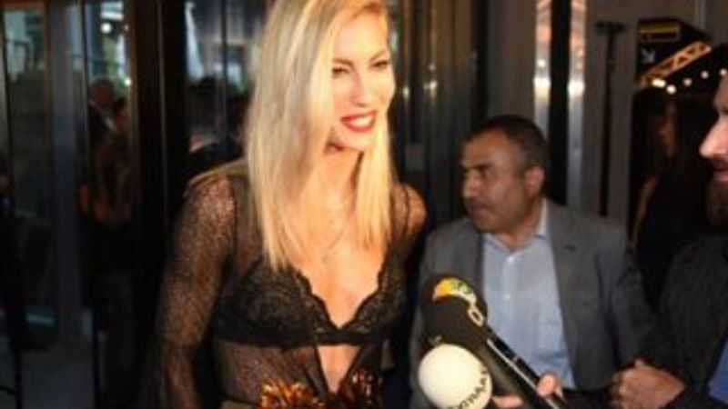 Çağla Şikel'in şeffaf cesareti