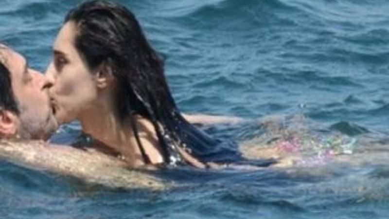 Burak Hakkı'nın deniz romantizmi